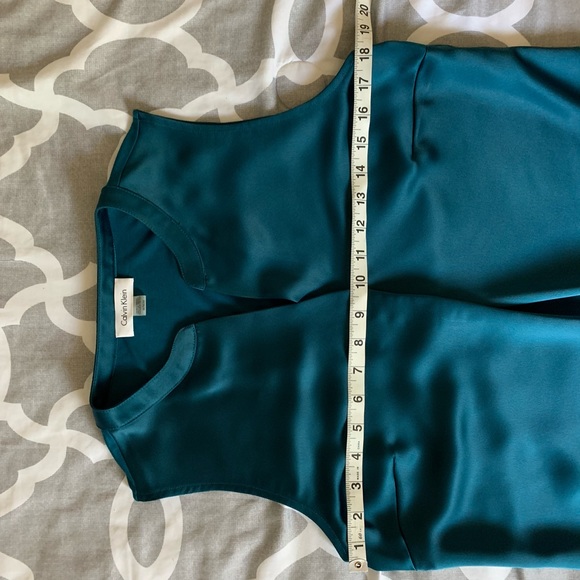 Set Of 2 Calvin Klein V Neck Tank Top Blouses - Picture 5 of 9